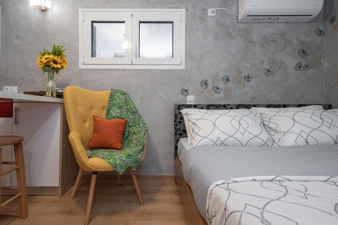 Cozy Tiny Apartment In The Heart Of Plaka アテネ エクステリア 写真